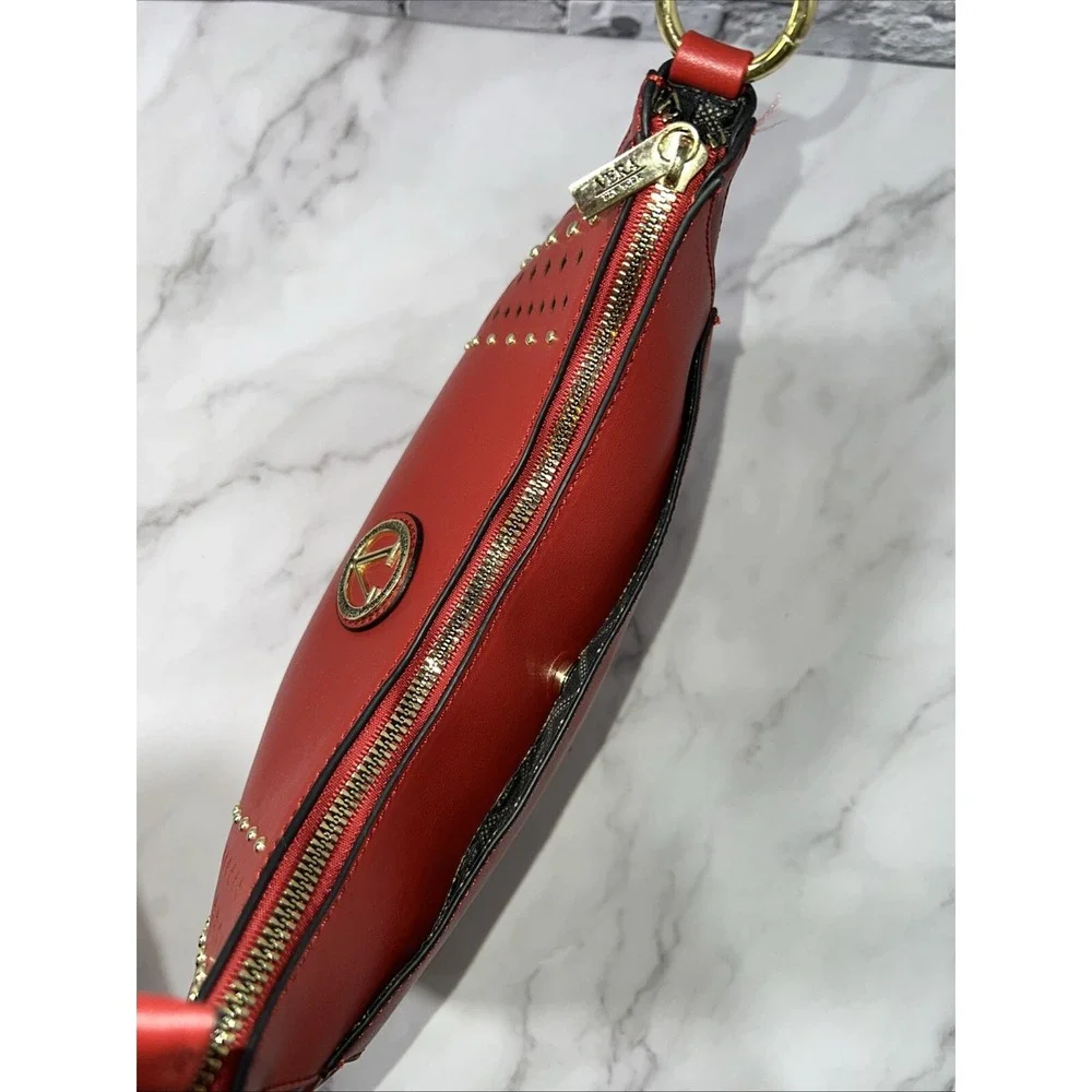 Vera New York purse, Style Name: Lizzy Hobo Style. Red ✅ Excellent Condition‎